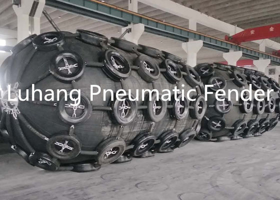50kPa Berthing Pneumatic Marine Fender For LNG Vessels